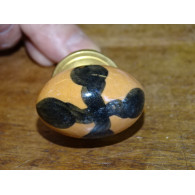 bottoni di porcellana taupe Olive croce nera