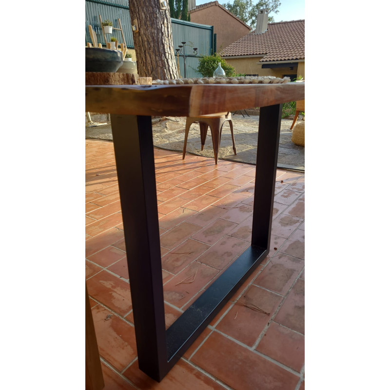 Table en acacia massif avec bords non délignés  200x100 cm
