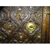 Vieilles portes de maison en forme d'arche sculptée en 135x255 cm