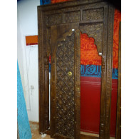 Vieilles portes de maison en forme d'arche sculptée en 135x255 cm