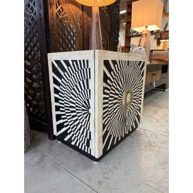 Petit buffet incrusté d'Os de Chameau 60x40x62cm