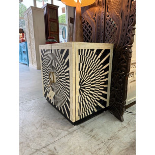 Petit buffet incrusté d'Os de Chameau 60x40x62cm