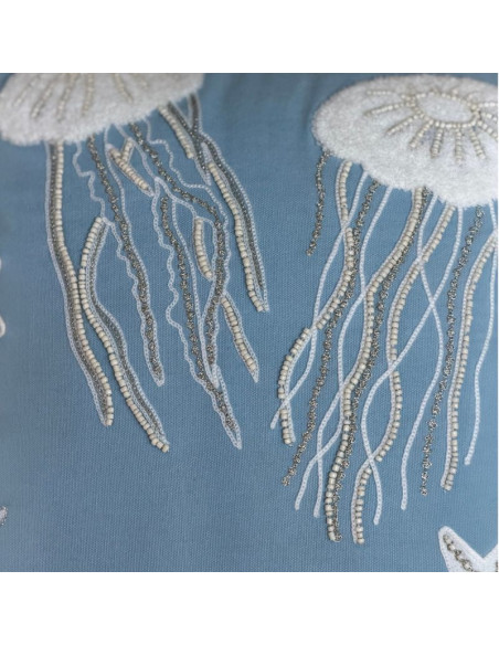 Coussin brodé Méduses & Coraux – Bleu ciel & écru – 45x45 cm