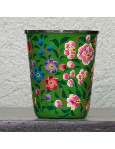 Gobelet en métal peint à la main – Vert vif & fleurs multicolores