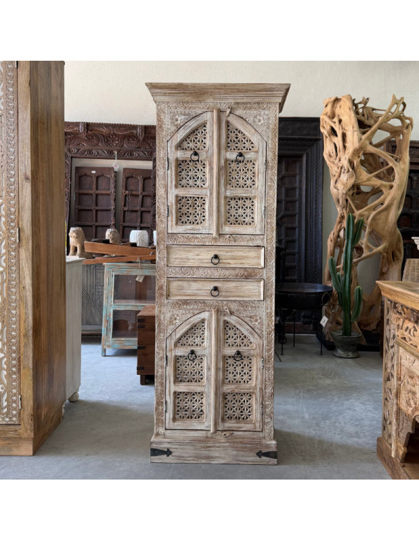 Armoire en manguier sculpté...