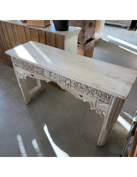 Console en teck ancien sculpté blanchi – 135 x 41 x 81 cm