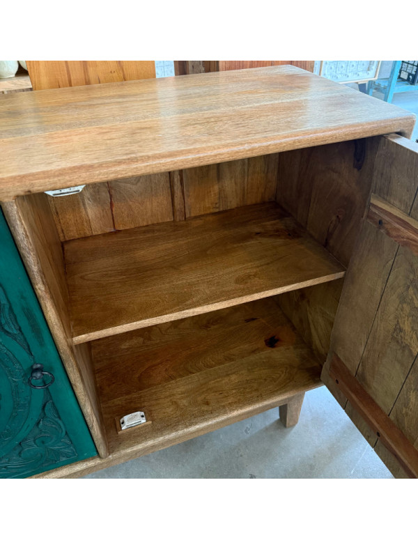 Grünes Sideboard aus geschnitztem Mangoholz mit 2 Türen – 120 x 40 x 85 cm