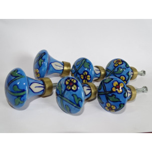 Set of 6 porcelain buttons...