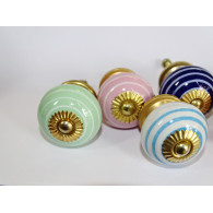 Lot de 6 boutons en porcelaine avec traits - Lot 44