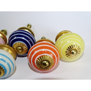 Lot de 6 boutons en porcelaine avec traits - Lot 44