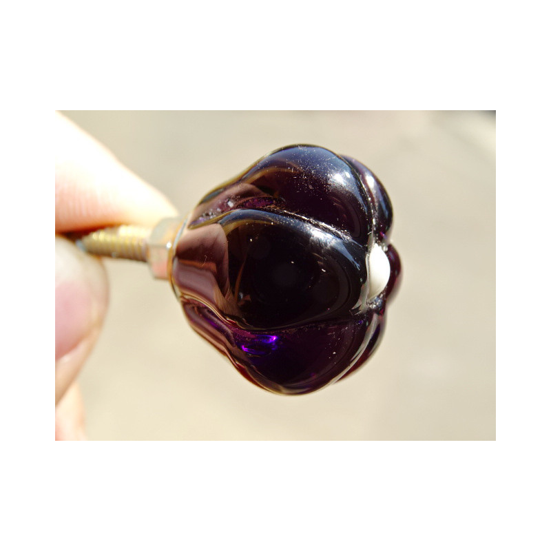 manija de los muebles de color violeta transparente