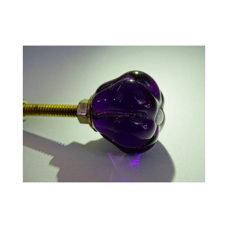 manija de los muebles de color violeta transparente
