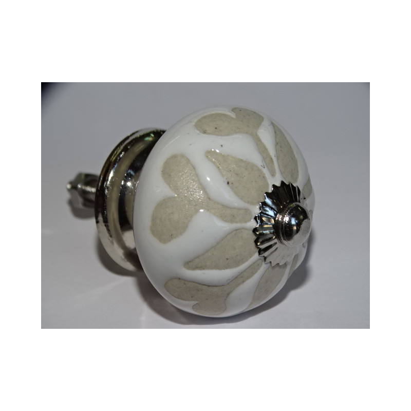 Möbelknöpfe mit sechs Designblumen im Relief - silber