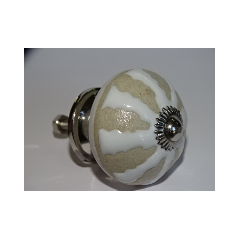 Furniture knobs with embossed spoke wheel - silver