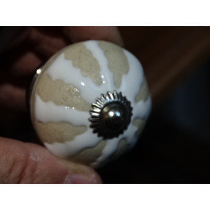 Furniture knobs with embossed spoke wheel - silver
