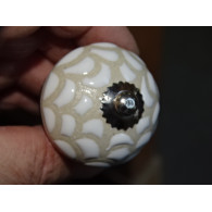Boutons de meubles avec des grosse écailles en relief - argenté