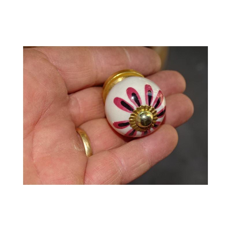 pequeña maneja pétalo de rosa y negro