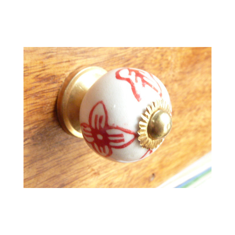mini knobs white flowers reds