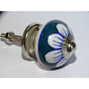 mini botones en cerámica esmeralda y flor blanca - plata
