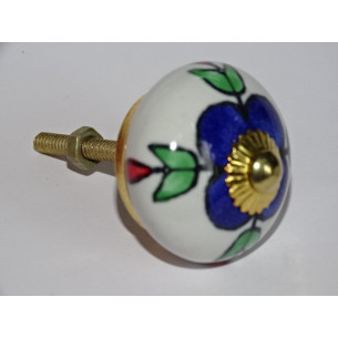 Tiradores de cajón blancos con flores ultramarinas