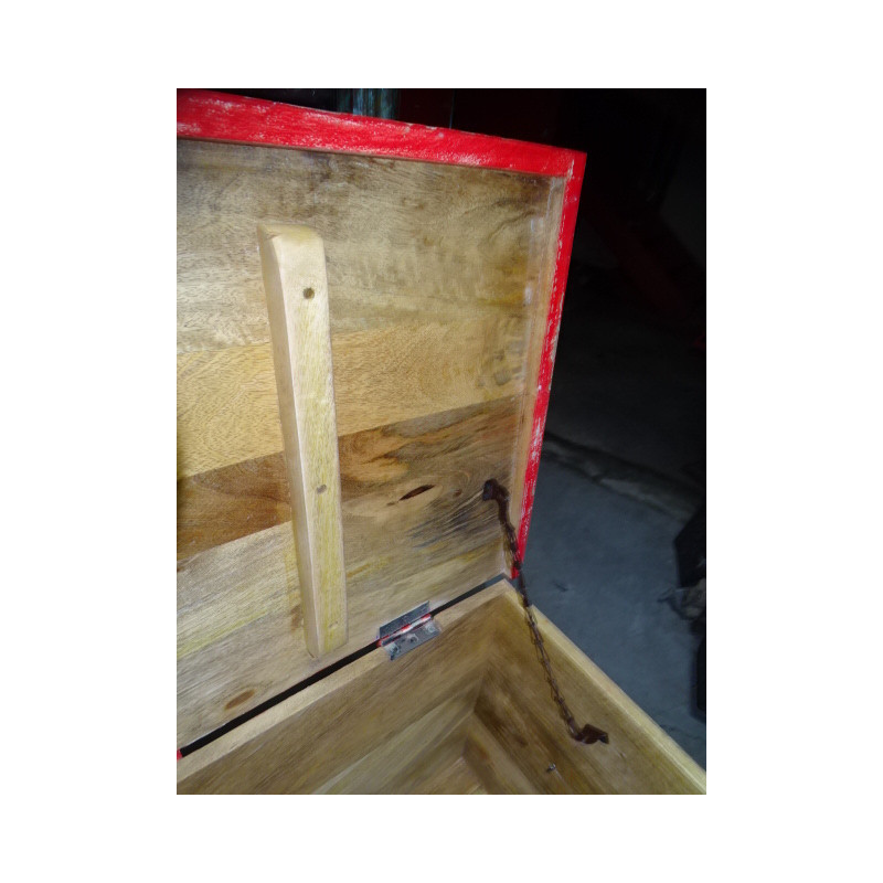 Long coffre à couverture en manguier avec patine rouge et laiton