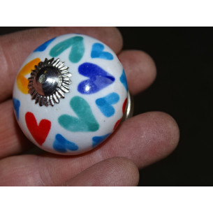 Poignée de tiroir en porcelaine coeurs multicolors