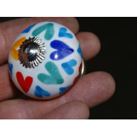 Poignée de tiroir en porcelaine coeurs multicolors
