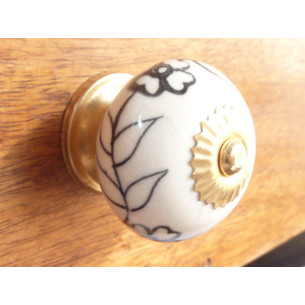 handle white flowers blacks