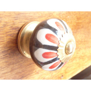 handle marguerite black red