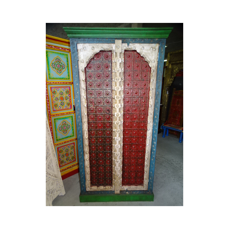 Armoire arche et métal rouge bleue verte et blanche