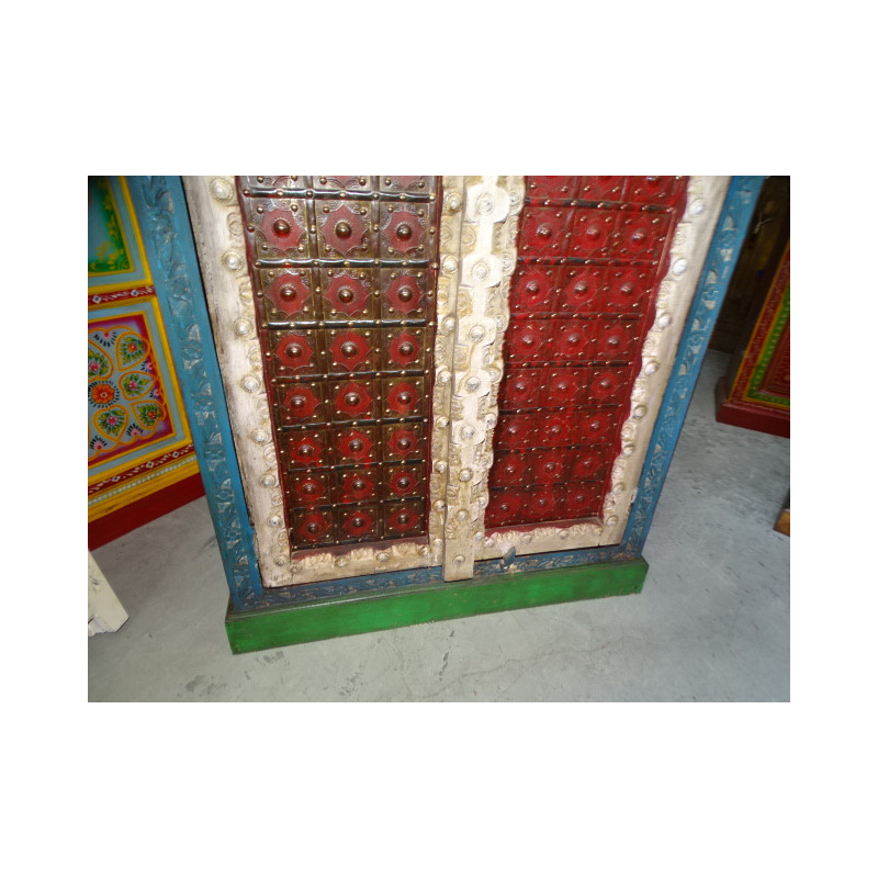 Armoire arche et métal rouge bleue verte et blanche
