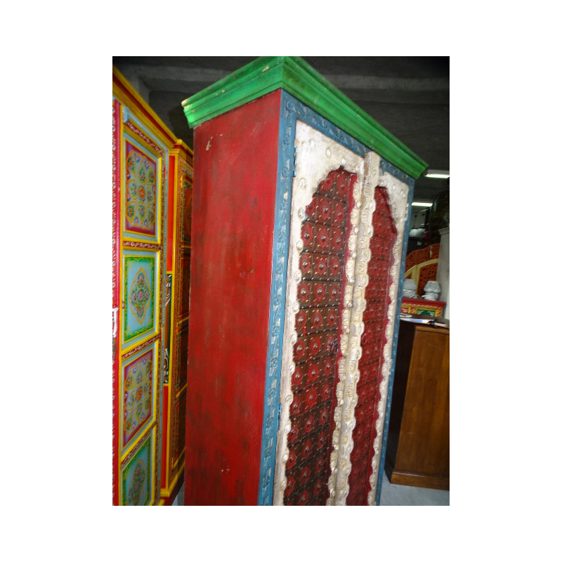 Armoire arche et métal rouge bleue verte et blanche
