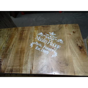 Table basse avec industrielle en teck recyclé avec roues trolley