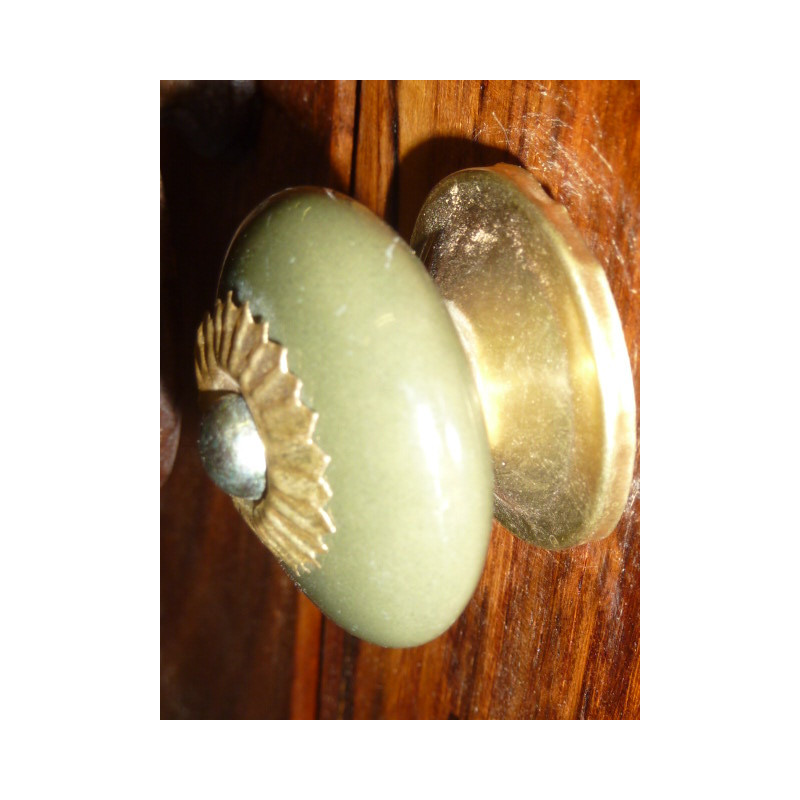Boutons plats vert olive