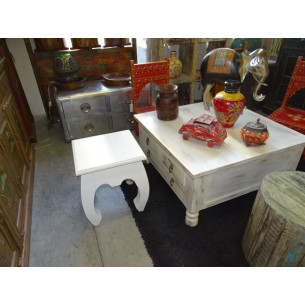 Tabouret opium 40x40 cm patine blanche.