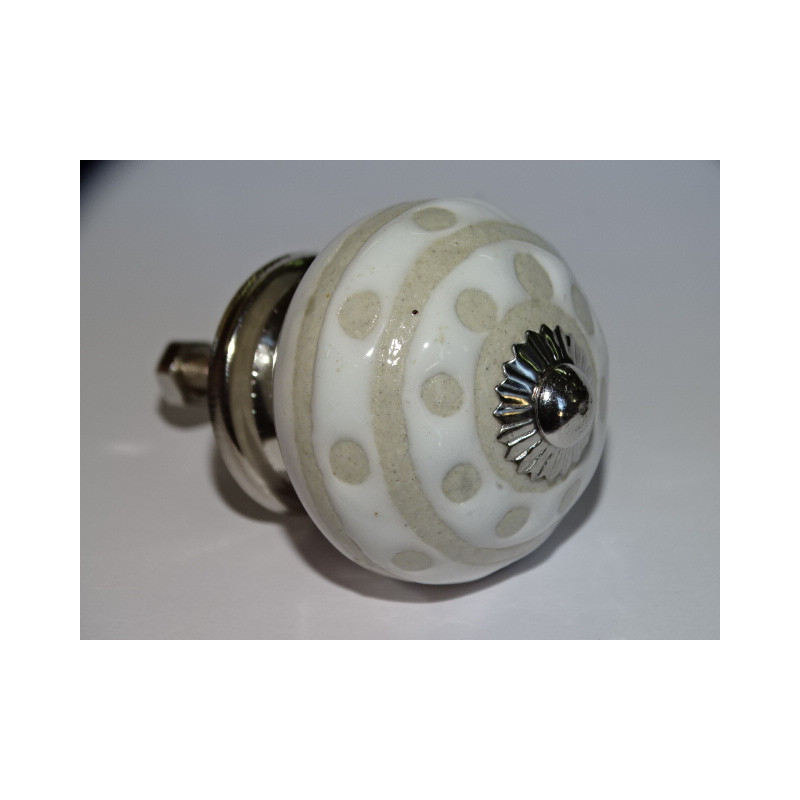 Furniture knobs with embossed circles and polka dots - silver