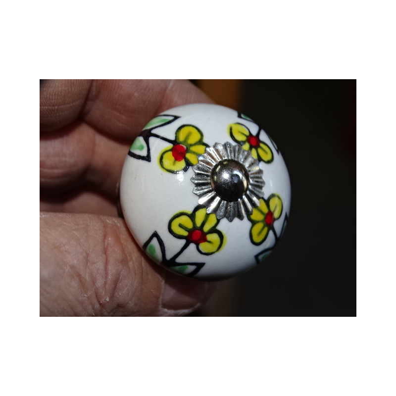 Furniture knobs in white porcelain and small yellow flowers - silver