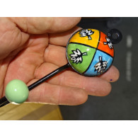 patère porte manteau ronde en céramique 4 couleurs et fleur blanche