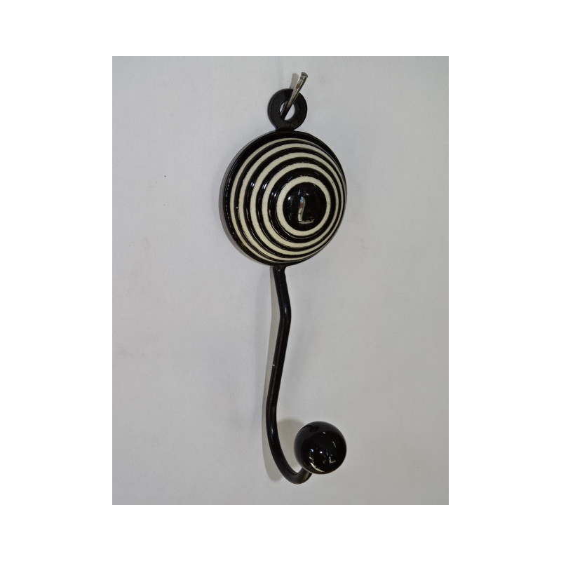 perchero redondo negro con espiral en relieve
