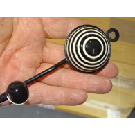 patère porte manteau ronde de couleur noire avec spirale en relief