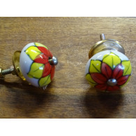 Poignée en porcelaine fleur rouge