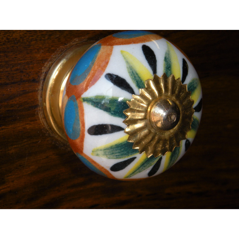 Porcelain knobs star of leaf