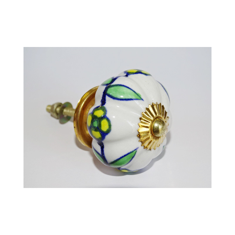 pumpkin buttons White 5 yellow flowers