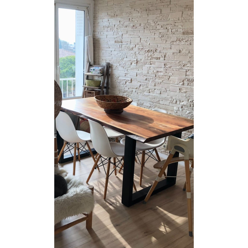 Table en acacia massif avec bords non délignés  200x100 cm